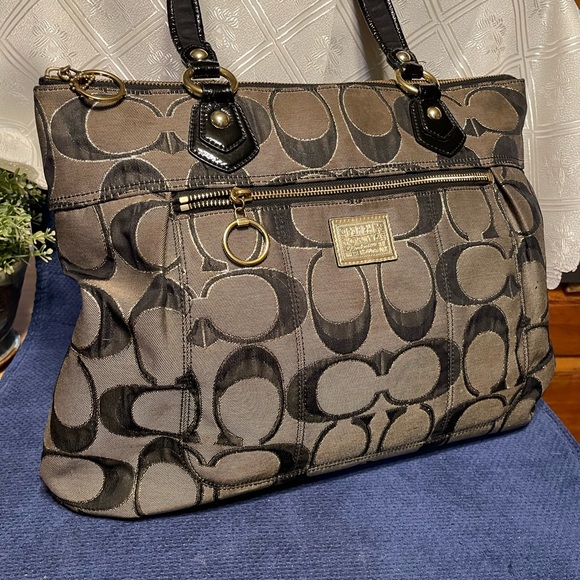 Coach purse - Picture 3 of 13